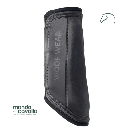 Stinchiere per cavallo marca Woof Wear colore nero con strappi in velcro